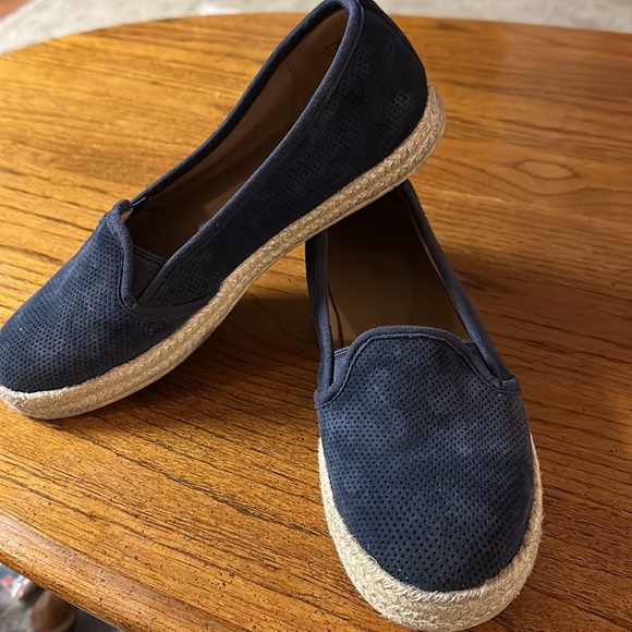 Clarks Slip On Shoes - Picture 2 of 6